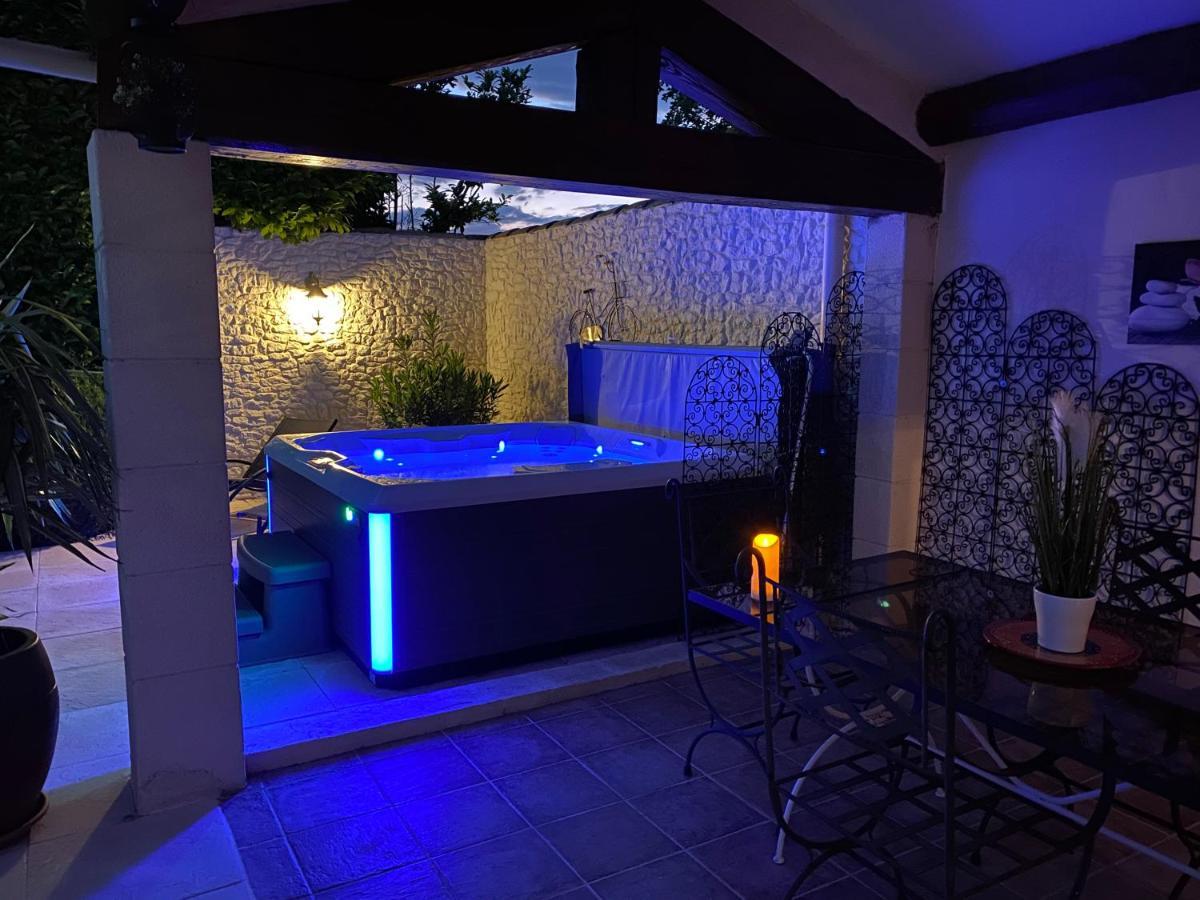 Mas Beau Soleil & Spa Cottages De Charme Avec Jacuzzi&Jardin Prives Saint-Rémy-de-Provence Dış mekan fotoğraf