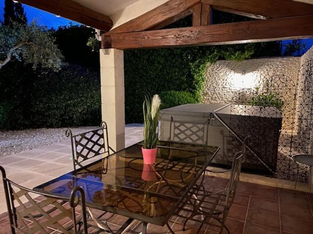 Mas Beau Soleil & Spa Cottages De Charme Avec Jacuzzi&Jardin Prives Saint-Rémy-de-Provence Dış mekan fotoğraf