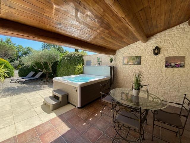 Mas Beau Soleil & Spa Cottages De Charme Avec Jacuzzi&Jardin Prives Saint-Rémy-de-Provence Dış mekan fotoğraf